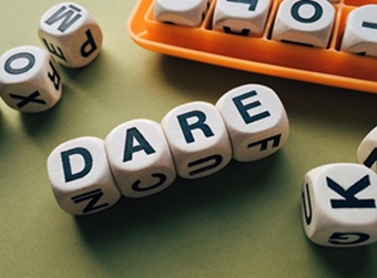 4 dice spelling Dare